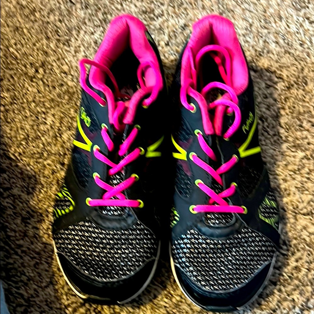 Ryka size 7 women’s shoe, as shown in pics